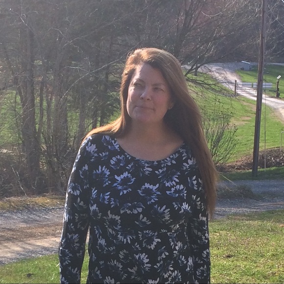 Meet your Posher, Laura - Picture 1 of 1